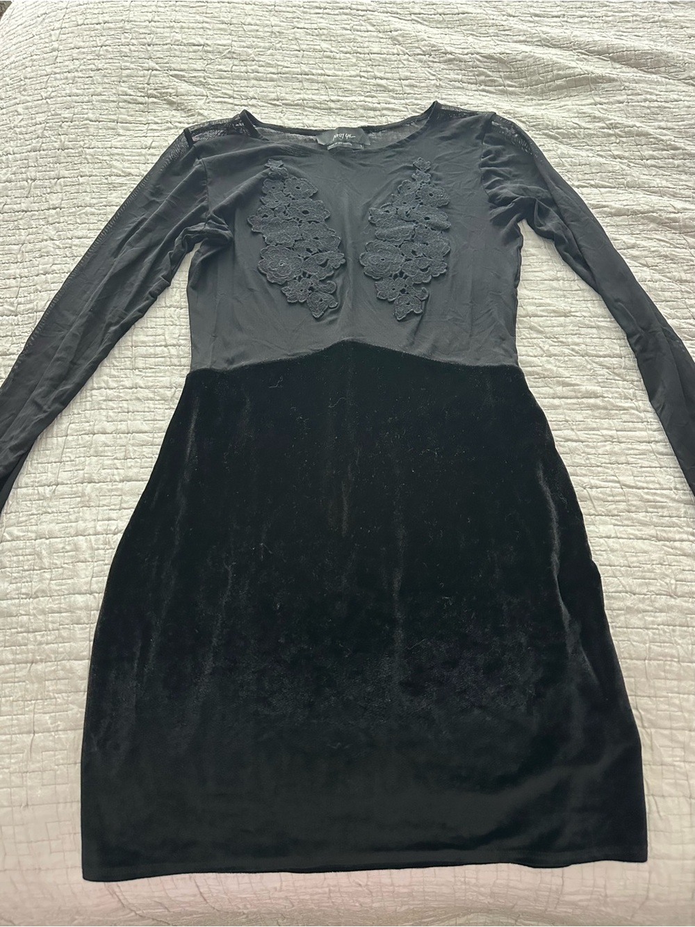 Nasty Gal Black Long-Sleeve Lace Appliqué Velvet Dress